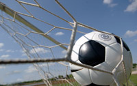 Der Ball ist im Fussball-Tor